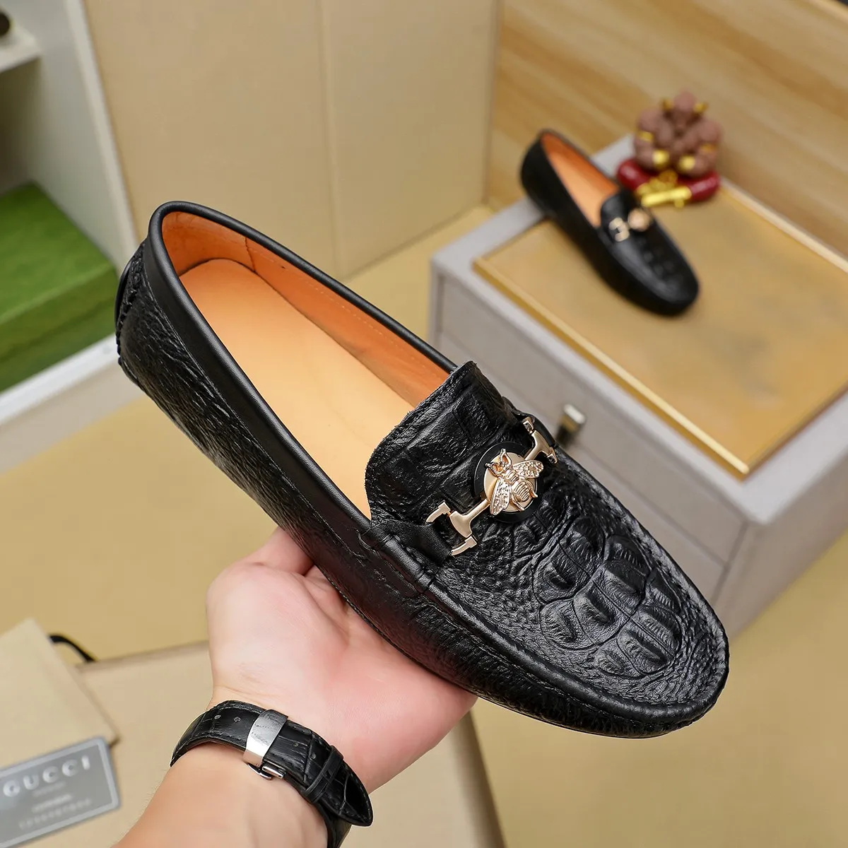Men's shoes 💰360💰💰GUCCI Gucci official website synchronizes the latest model 🛃The upper is made of imported cowhide, 🐷leather lining, rubber outsole, 🎩🎩top-notch handcrafted workmanship with fine stitches and threads🔍definitely satisfy those perfectionist men who pursue high luxury quality 👏 Colors available! Code number 38-45 Large quantity in stock